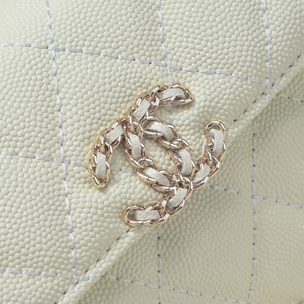 シャネルバッグ角部分ディテール